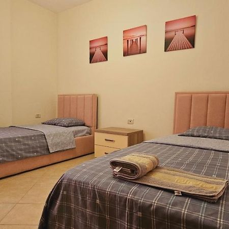 New Bazaar Side Bliss 2 Bed Room Apt With Free Garage Tirana Exterior photo